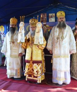 Катакомба Светог Харитона Косовског у Сурдуку свечано прославила своју прву храмовну славу